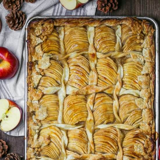 Caramel Apple Slab Pie