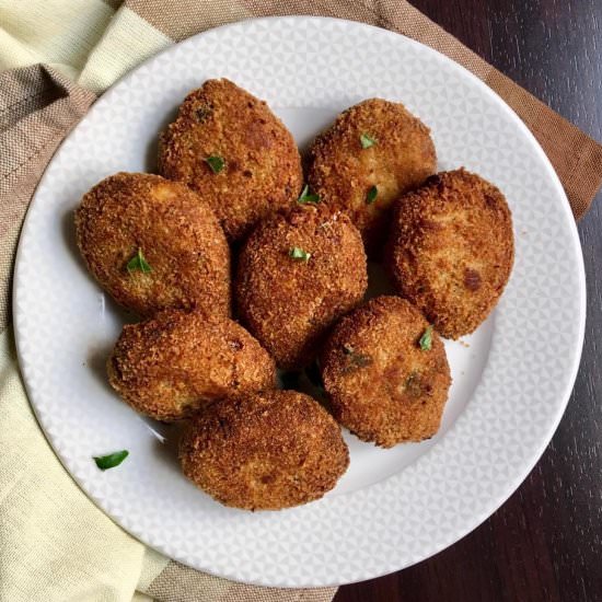 MAKE AND FREEZE CHICKEN CUTLETS