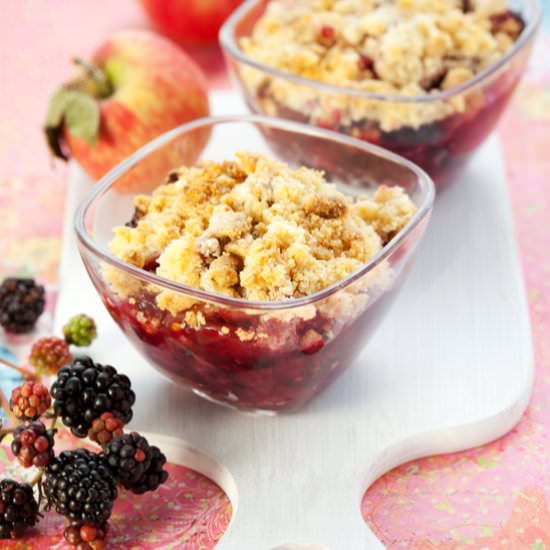 Tasty Blackberry and Apple Crumble