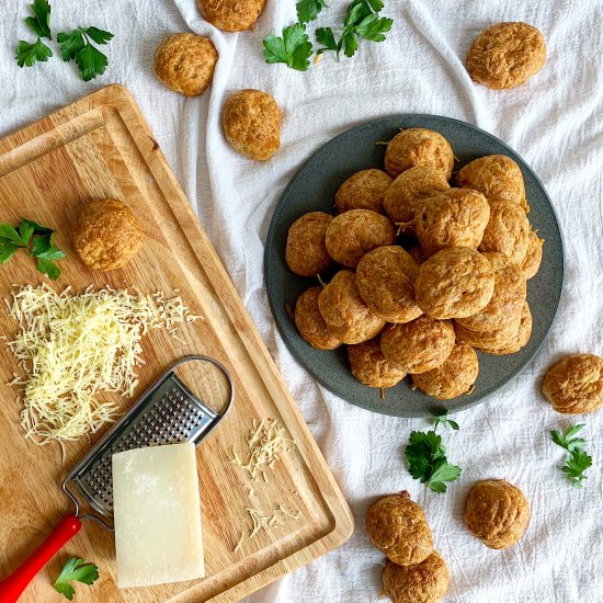 French Gougeres (Cheese Puffs)