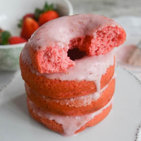 keto strawberry donuts