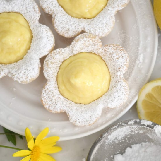 Daisy Cookie Cups w/ Custard Cream