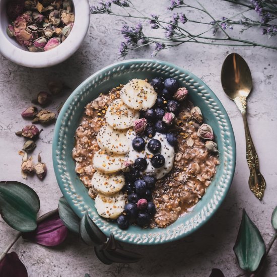 Chocolate Protein Oats with Banana