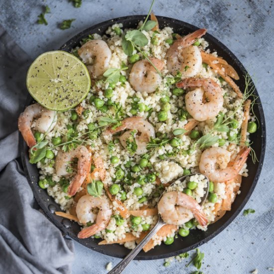 GARLIC SHRIMPS SKILLET WITH BULGUR