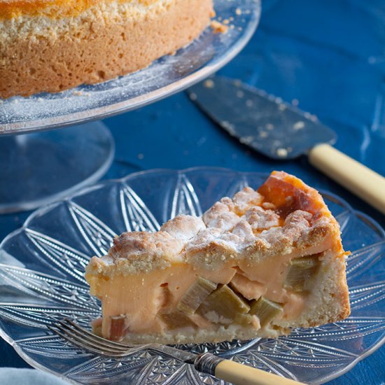 Rhubarb and custard crumble cake