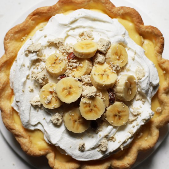 halva and cardamom banana cream pie