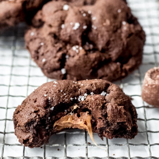 Salted Caramel Stuffed Cookies