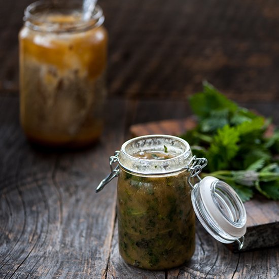 Honey and nettles syrup