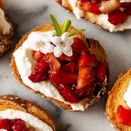 Crostini with Balsamic Strawberries