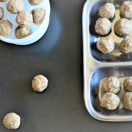 Soft, Delicious Sesame Date Balls