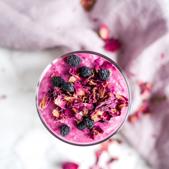 Millet rose dessert with rhubarb