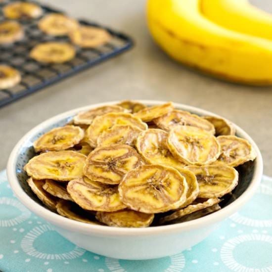 Dried banana chips