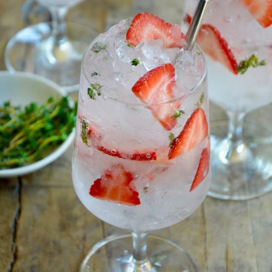 Sparkling Strawberry Cocktail