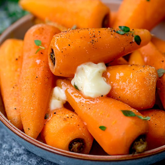 Simple butter pepper carrots