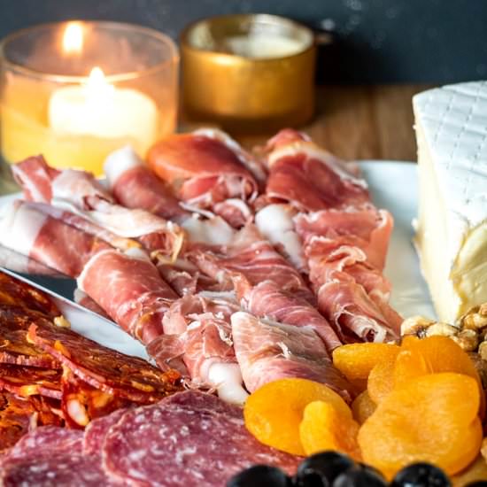 How to Make a Charcuterie Board