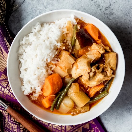 CAMBODIAN CHICKEN RED CURRY SOMLAR