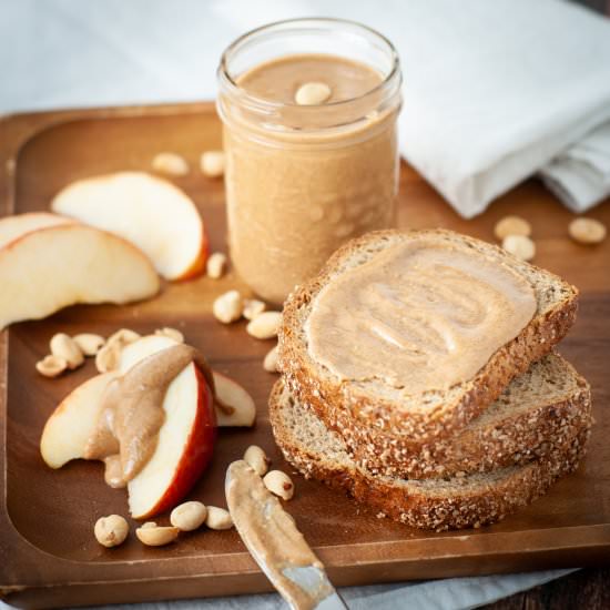 Homemade peanut butter w/ cinnamon