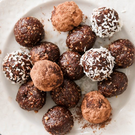 Chocolate No Bake Energy Balls