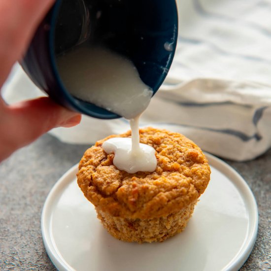 Easy Low-Carb Cinnamon Roll Muffins