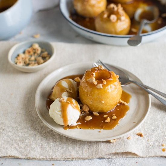 Roasted apples butterscotch sauce