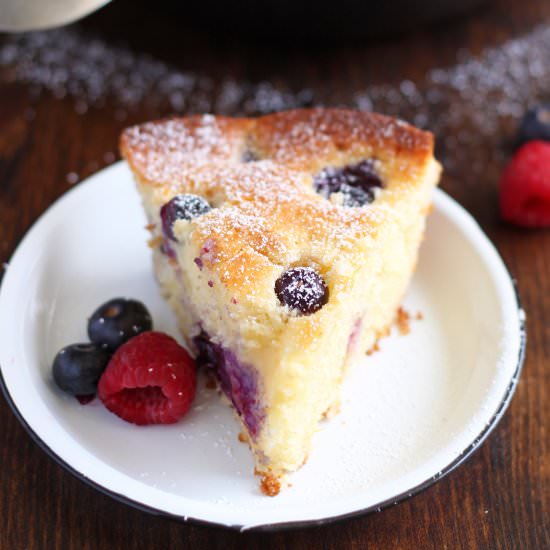 Mascarpone Berry Cake