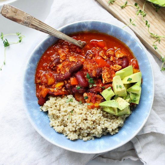 Smoky veggie chilli with tofu