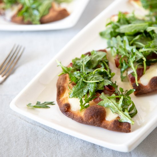 Prosciutto Pizza with Arugula