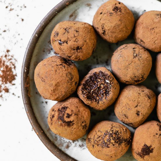 Healthy Chocolate Protein Balls