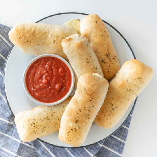 Pepperoni Pizza Sticks