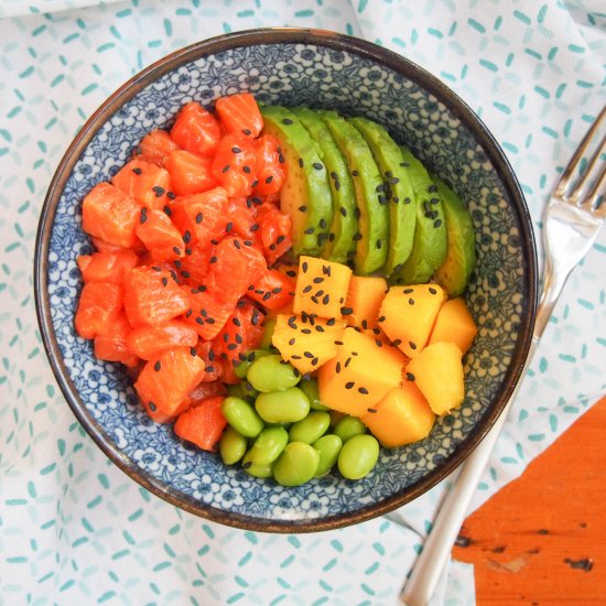 Salmon poke bowl