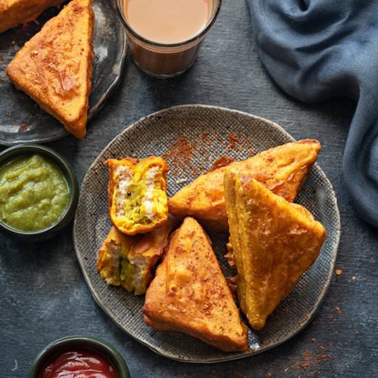 Potato Stuffed Bread Pakora