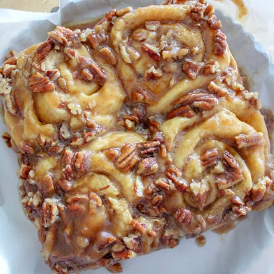 Caramel pecan cinnamon rolls