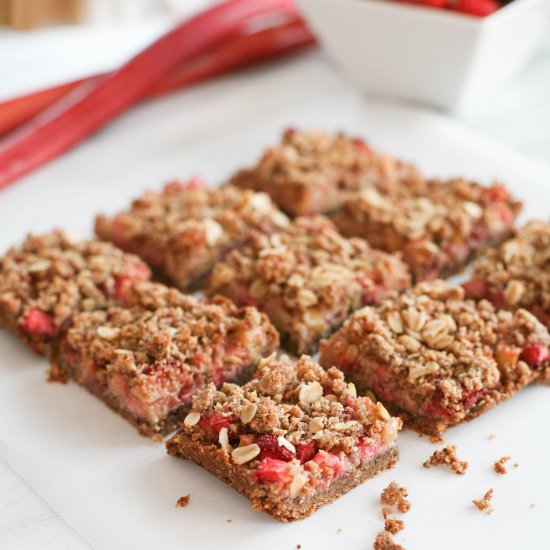 Strawberry Rhubarb Crumble Bars