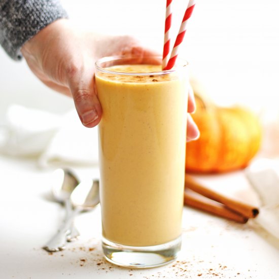 Healthy pumpkin spice smoothie