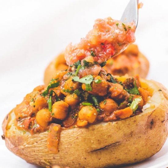 Stuffed potato skins w/spicy chickpeas