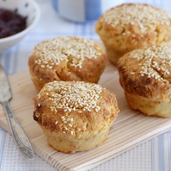 Quick Cornbread Rolls