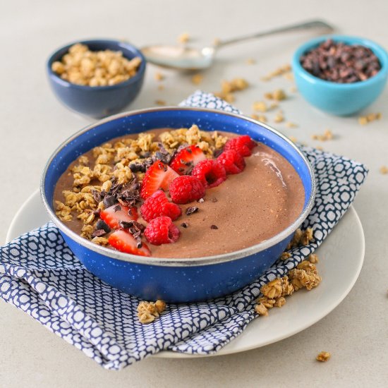 Chocolate crunch smoothie bowl