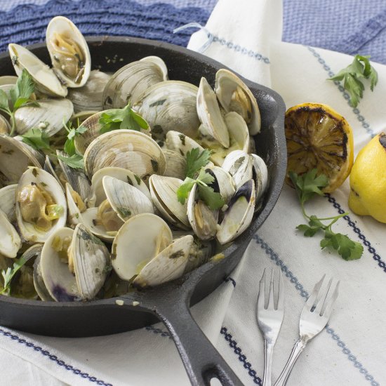 Grilled White Wine Steamed Clams