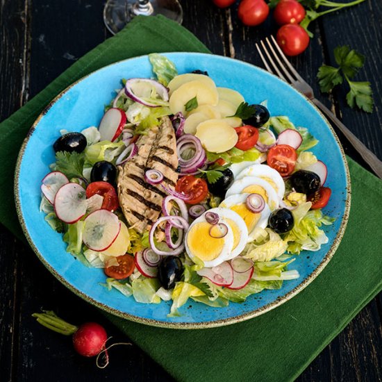 Spring salad with fish