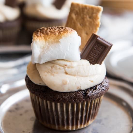 S’MORES CUPCAKES