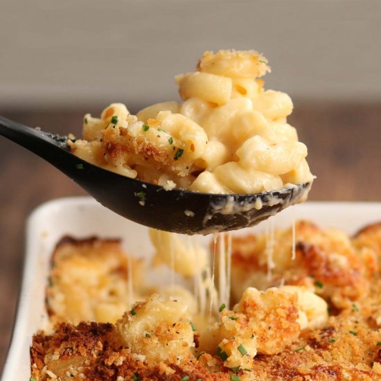 Roasted Garlic Mac and Cheese