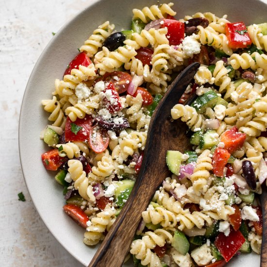 Easy Greek Pasta Salad