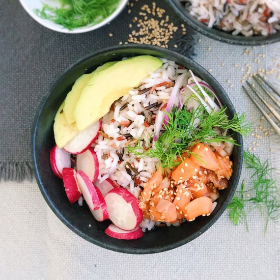 POKÉ DE SALMÓN AND AVOCADO AT VINAG