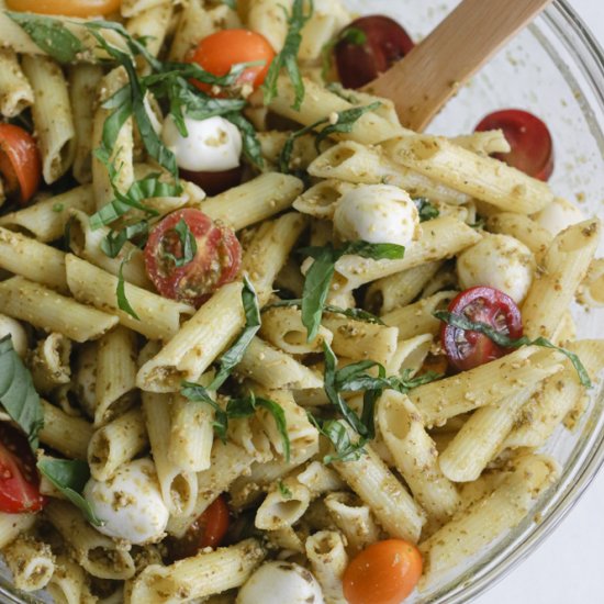 Caprese Pesto Pasta Salad