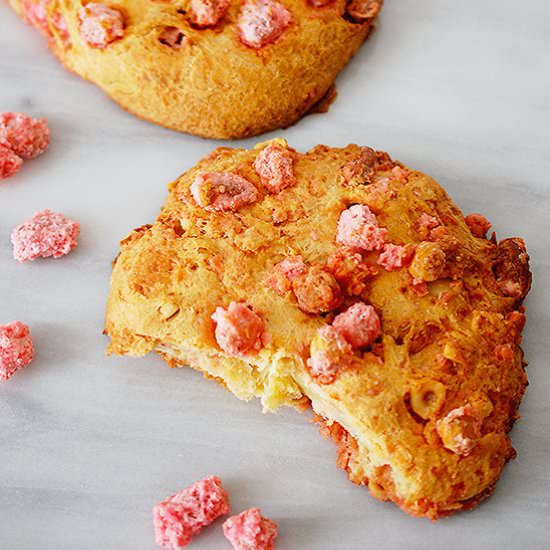 Pink praline brioche (Praluline)