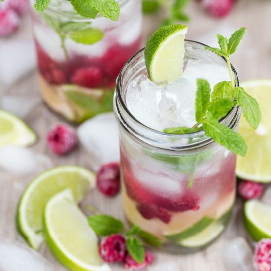 Coconut mojito with raspberries