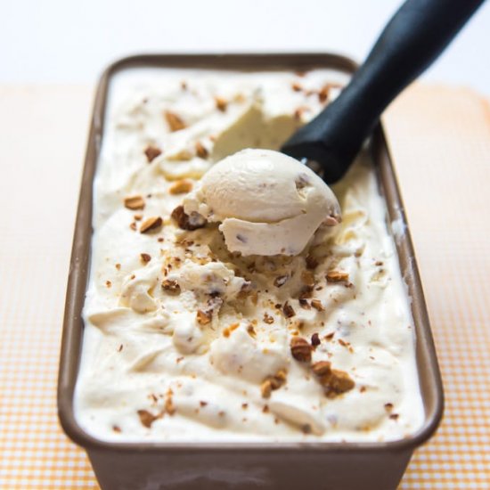 TOASTED ALMOND ICE CREAM