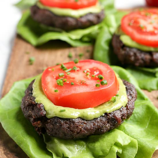 Paleo Whole30 Pesto Turkey Burgers