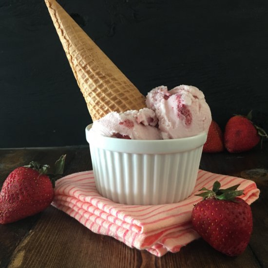 old-fashioned strawberry ice cream