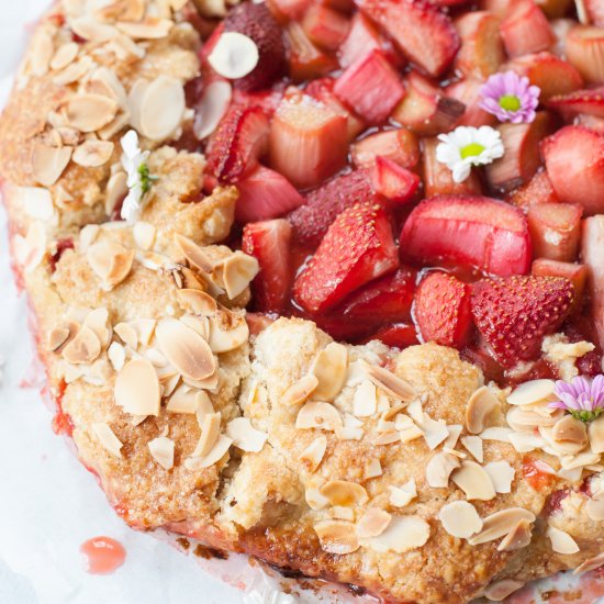 Strawberry rhubarb galette